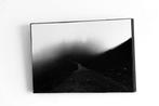 Rouzbeh Tahmassian - The road into darkness - No reserve, Antiek en Kunst