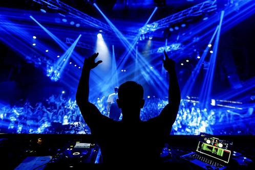 Malugi pres. HAPPY HOUR - ADE | H7 Warehouse Amsterdam | woe, Tickets en Kaartjes, Evenementen en Festivals