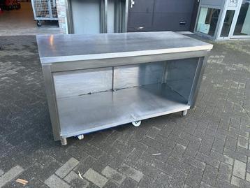 Open RVS kast beschikbaar voor biedingen