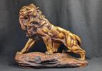 Armand Fagotto (XIX-XX) - sculptuur, Leeuw op rots - 39 cm -, Antiek en Kunst, Antiek | Keramiek en Aardewerk
