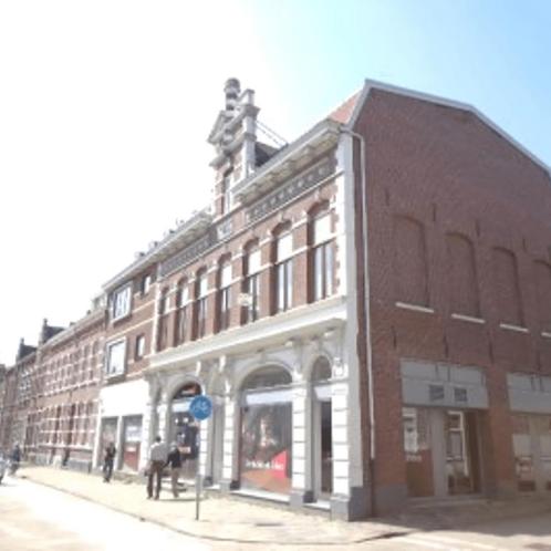 Gestoffeerde studio met mooi uitzicht en monumentale ligging, Huizen en Kamers, Kamers te huur, 20 tot 35 m², Overige regio's