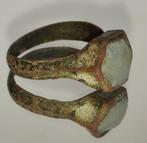 Middeleeuws Bronzen ring met inzet. Goede staat. (Zonder, Sieraden, Tassen en Uiterlijk