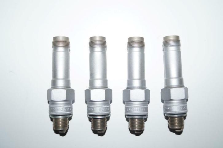 Nekaf M38a1 Jeep Bougies Bosch Set van 4 Aanbieding, Auto-onderdelen, Overige Auto-onderdelen, Nieuw, Jeep, Oldtimer onderdelen