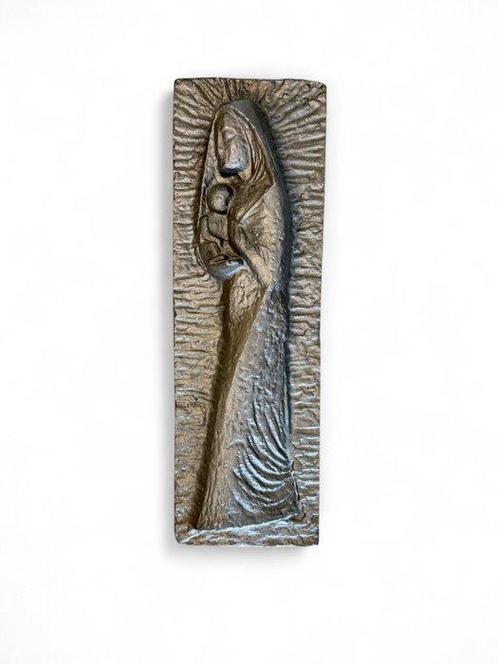 Reliëf, Madonna with Child - 58 cm - Gietijzer, Antiek en Kunst, Kunst | Niet-Westerse kunst