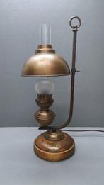 Lamp - Met een lampenkap die omhoog en omlaag gaat. -