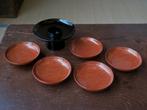 Schotel (5) - black lacquer base with vivid red circular, Antiek en Kunst