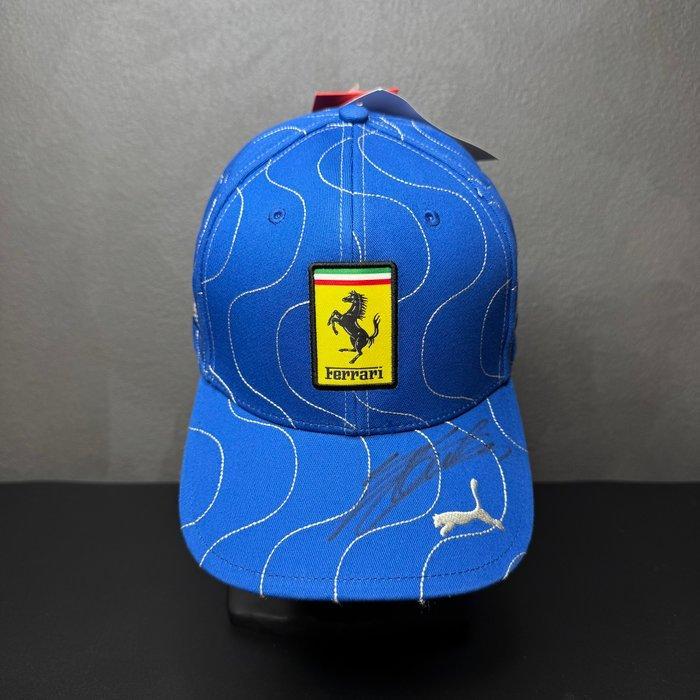 Ferrari - Formule 1 - Charles Leclerc - 2025 - Pet, Verzamelen, Automerken, Motoren en Formule 1