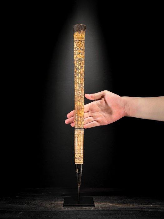 Geen reserveprijs - Prachtige Sumatra-kalender gemaakt van, Antiek en Kunst, Kunst | Designobjecten