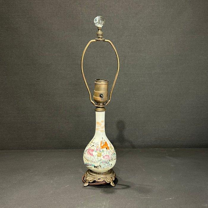 Vaas - Porselein - China - Qing Dynastie (1644-1911), Antiek en Kunst, Antiek | Overige Antiek