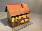 Pola H0 - 579 - Modeltreingebouwen (1) - Gasthaus zur Sonne, Hobby en Vrije tijd, Modeltreinen | H0, Nieuw
