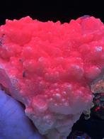 XXL heart shaped super bright manganoan calcite, Verzamelen, Mineralen en Fossielen