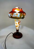 Lamp - Gallé-stijl tafellamp – Herfstrozen decoratie –, Antiek en Kunst, Curiosa en Brocante