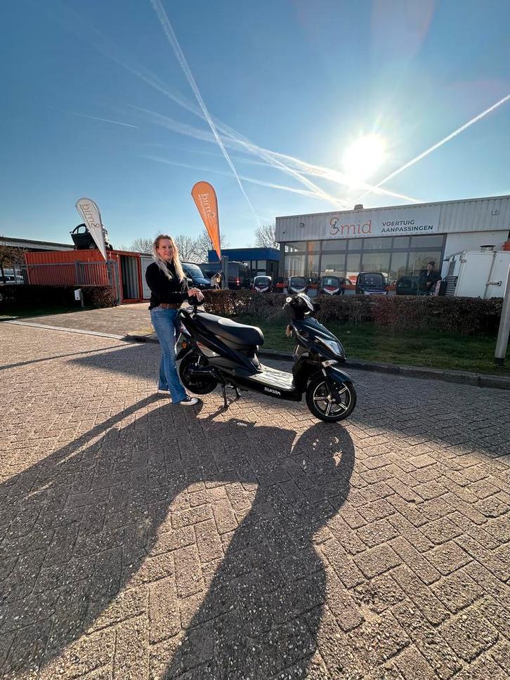 Sunra Hawk elektrische scooter 45km/u, Fietsen en Brommers, Scooters | Overige merken, Elektrisch, Nieuw, Maximaal 45 km/u, Ophalen of Verzenden