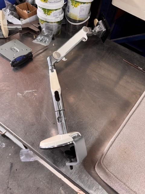 Humanscale monitorarm M2 gebruikt, Zakelijke goederen, Kantoor en Winkelinrichting | Kantoormeubilair en Inrichting, Overige typen