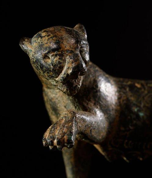 Romeins bronzen panter. 7 cm lang. - 5.5 cm, Verzamelen, Mineralen en Fossielen