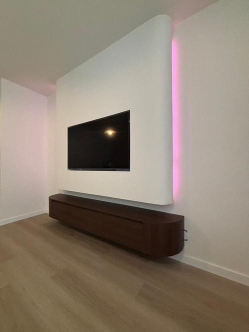 Walnoot Tv Meubel Zwevend Bruin Wandmeubel ronde tv-meubel, Huis en Inrichting, Kasten | Televisiemeubels, 25 tot 50 cm, Nieuw