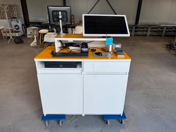 Kassameubel, kassa pc, pin, complete opstelling, huidanalyse beschikbaar voor biedingen
