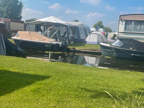 Seizoenplaats 2025 toercaravan incl. ligplaats voor een boot, Vakantie, Campings, Aan meer of rivier