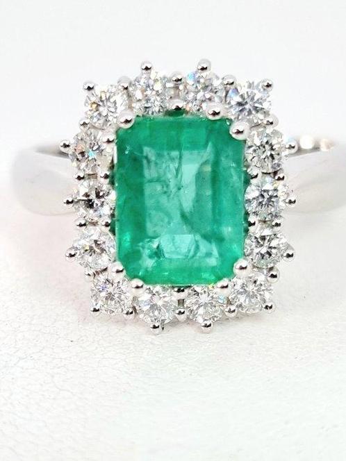 Ring - 18 karaat Witgoud Smaragd - Diamant, Sieraden, Tassen en Uiterlijk, Ringen