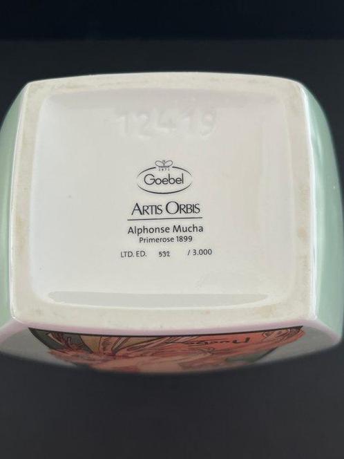 Goebel - Daprès Alphonse Mucha (1860-1939) - Vaas -, Antiek en Kunst, Antiek | Glas en Kristal