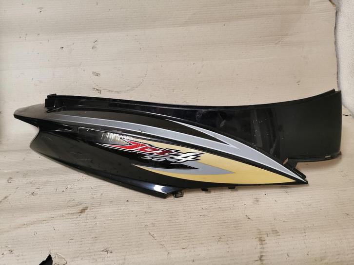 Sym Jet 4 2011 / zijscherm / achterkap / links, Fietsen en Brommers, Brommeronderdelen | Scooters, Kap, Ophalen of Verzenden