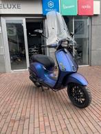 Vespa sprint GALAXY BLUE custom 2020 1e eigenaar 4749km, Overige modellen, Maximaal 45 km/u, Zo goed als nieuw, Benzine