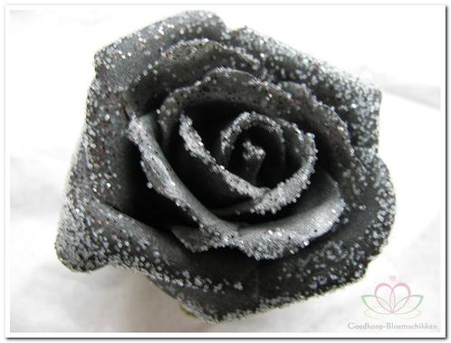 foam Rose Emilia 6cm. snow Black Doos 42 voordeelpak, Huis en Inrichting, Woonaccessoires | Kunstplanten en Kunstbloemen, Nieuw