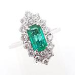 Ring - 18 karaat Witgoud -  0.75 tw. Smaragd - Diamant, Sieraden, Tassen en Uiterlijk, Antieke sieraden