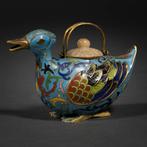 Figuur - A bronze teapot - Verguld brons - China