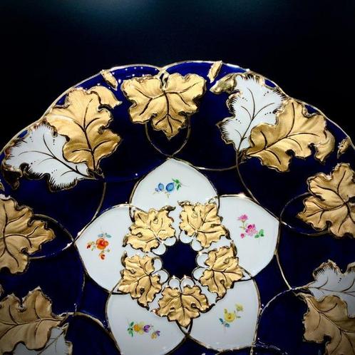 Meissen - First Choice - Ceremonial Plate (28,7 cm) - Lotus, Antiek en Kunst, Antiek | Meubels | Tafels