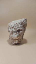 Cypriotisch kalksteen Archaïsche Kore-hoofd. Spaans