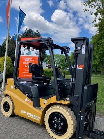 Caterpillar LM serie 3000kg electro Li-ion triplo 4500mm beschikbaar voor biedingen