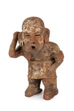 Nee, Terracotta Vrouwenfiguur. GEPUBLICEERD. 23 cm H. 100, Verzamelen, Mineralen en Fossielen