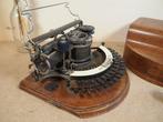 Hammond Typewriter Company - Hammond 12 - Ideal (Half Moon)