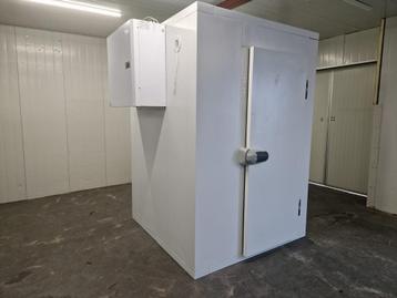 Vriescel 150 x 150 x 220 cm stekker klaar beschikbaar voor biedingen