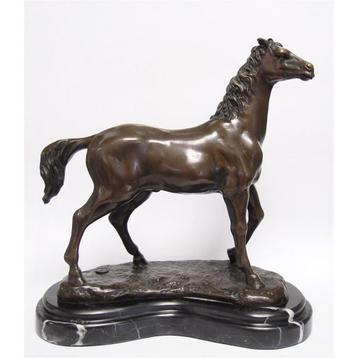 EEN BRONZEN BEELD VAN EEN PAARD (Beeldjes - Decoratie) beschikbaar voor biedingen