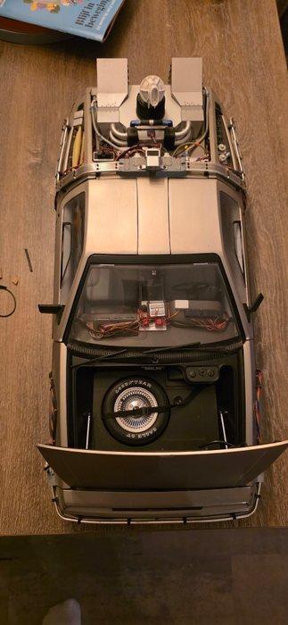 Eaglemoss 1:8 - Modelauto - DeLorean DMC-12 (Back to the, Hobby en Vrije tijd, Modelauto's | 1:5 tot 1:12
