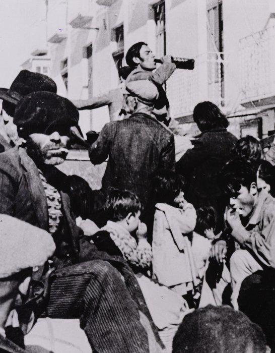 Robert Capa (1913–1954) - The Spanish Civil War #27 -, Antiek en Kunst, Kunst | Designobjecten