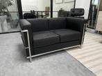 Corbusier LC2 2-zits sofa in echt zwart leer, Zwart / Chr, Huis en Inrichting, Nieuw