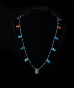 Het oude Egypte, Amarna-ketting met dansende en tambourijn