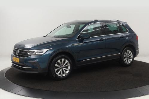 Zakelijke Lease |  Volkswagen Tiguan 1.5 TSI Life | Stoelver, Auto's, Volkswagen, Onderhoudsboekje, Lease, Zwart, Handgeschakeld