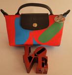 Robert Indiana (1928-2018) - Love Red Sculpture & Love Bag, Antiek en Kunst
