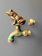 Figuur - Brass water tap with solid bronze frog - Brons, Antiek en Kunst