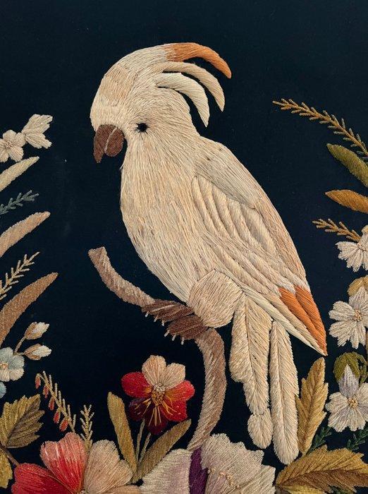 Borduurwerk - 56 cm - 47 cm - Kaketoe, Antiek en Kunst, Antiek | Meubels | Stoelen en Banken