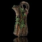 Embossed Jar in the shape of a Trunk (Caldas da Rainha) -