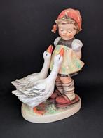 Beeld, Goebel Hummel Goose Girl 47/II groot - TMK6 - 19.1 cm, Antiek en Kunst, Curiosa en Brocante