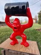 Beeld, garden statue 65 cm high gorilla with barrel - 44 cm, Antiek en Kunst
