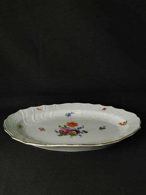 Meissen Carl Teichert - Fiori -2 Piatti ovale L 39-44cm), Antiek en Kunst, Antiek | Meubels | Tafels