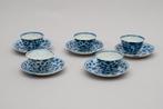 Vijf porseleinen kop en schotels, Kangxi periode (1662-1722)