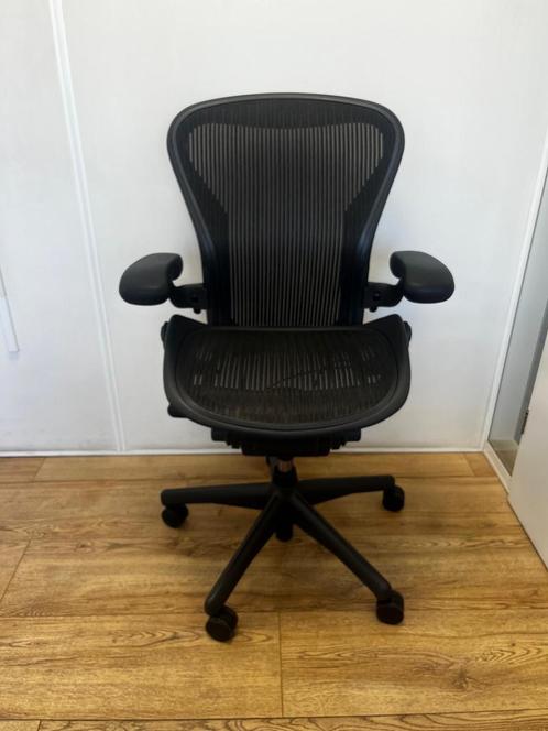 500 x Refurbished Herman Miller Aeron Bureaustoel - Graphite, Huis en Inrichting, Bureaustoelen, Bureaustoel, Zwart, Zo goed als nieuw